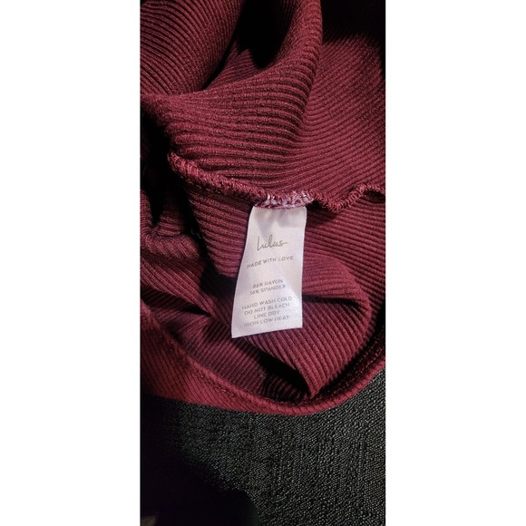 Lulus Red Burgundy Turtle Neck Ribbed Long Sleeve Bodysuit Women's Sz M OnePiece - Picture 5 of 7